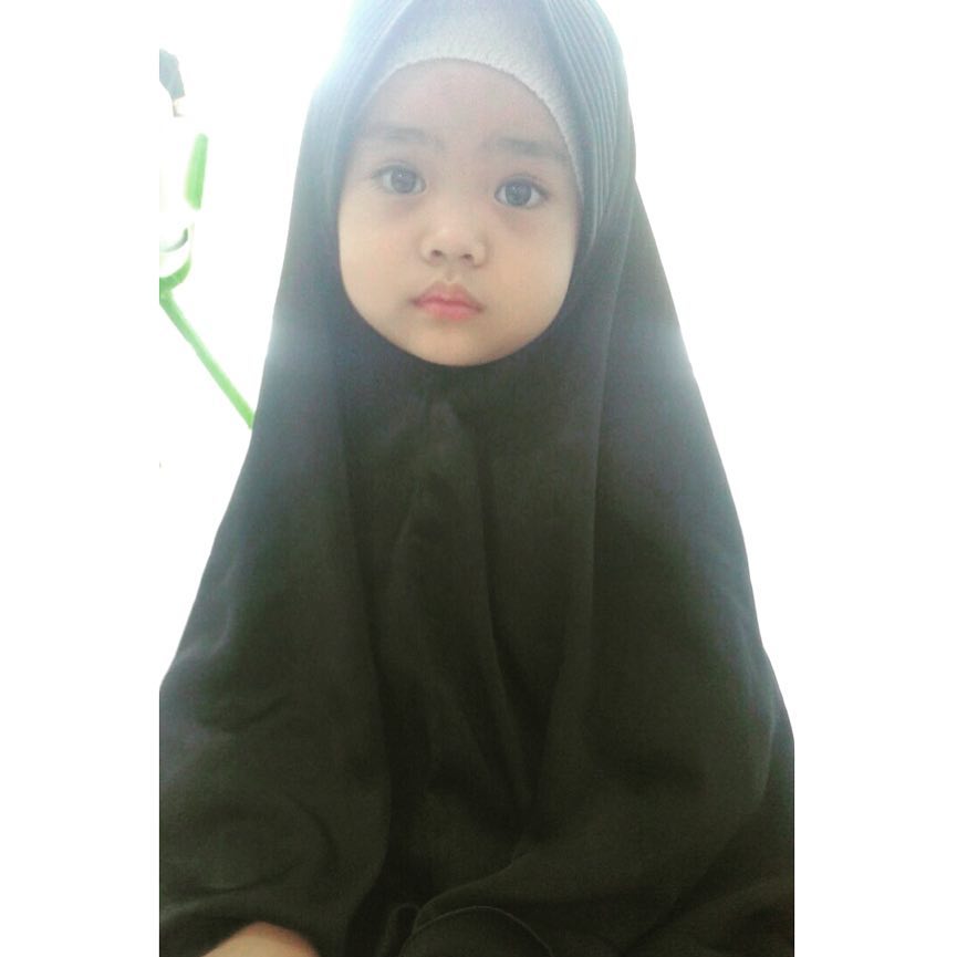 Bikin gemas, ini potret 8 anak seleb saat kenakan mukena