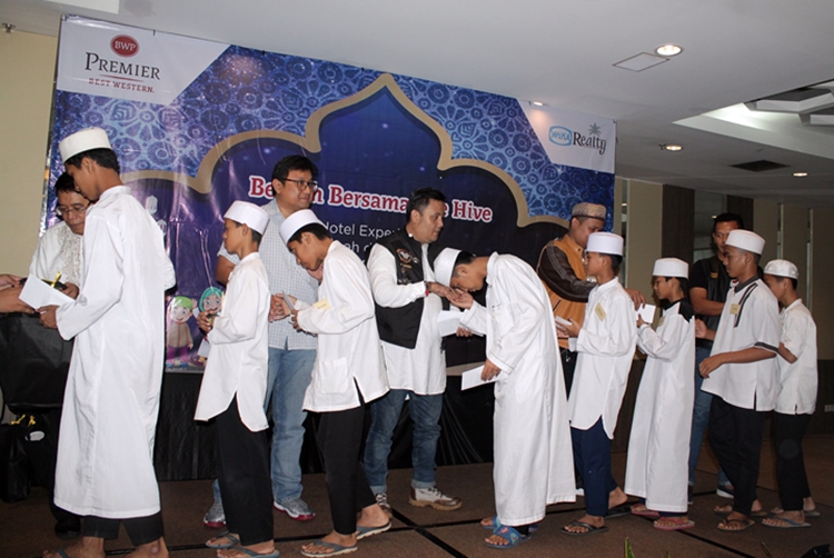 Nggak cuma buka puasa, hotel ini ajak 100 anak yatim menginap semalam