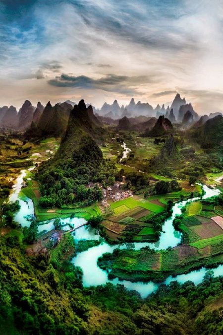 11 Spot wisata dunia bak negeri dongeng ini indah bikin berdecak kagum