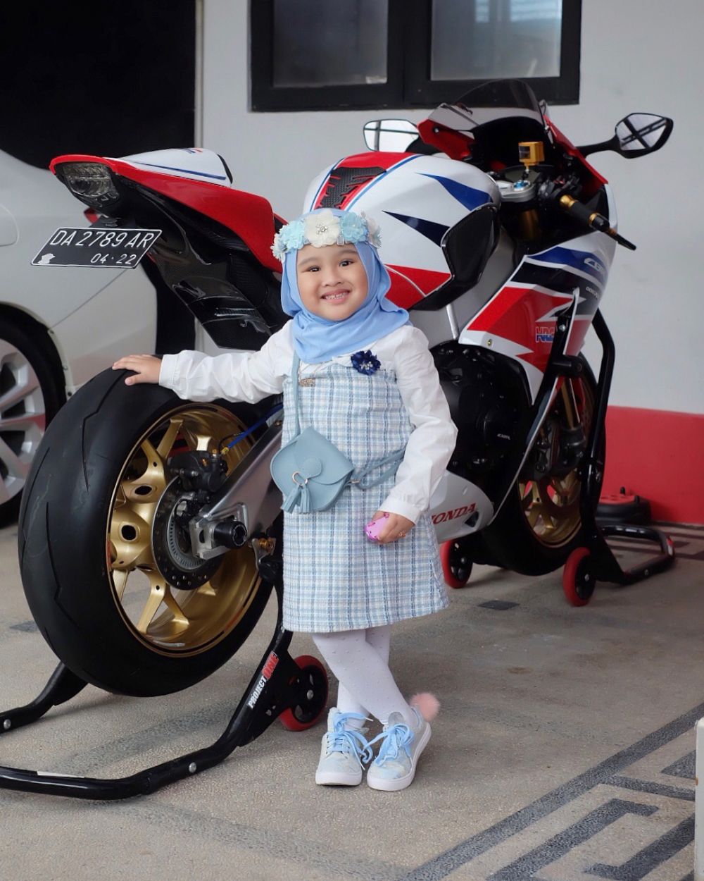 10 Potret gemas Saufa Adzkia Rahman, hijaber cilik yang fashionable