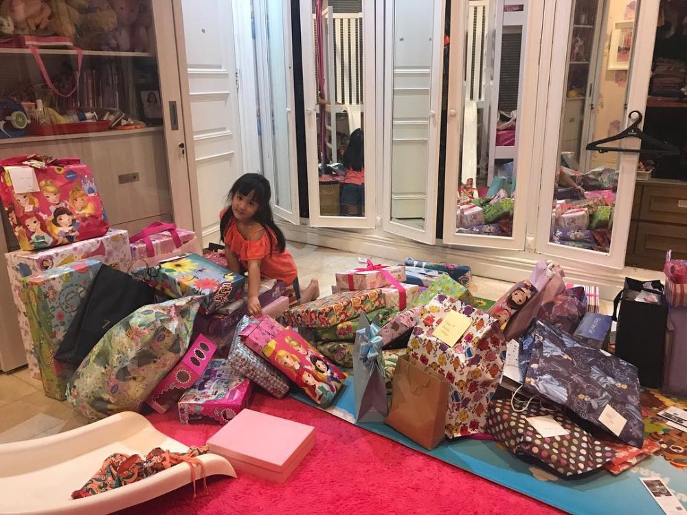 9 Penampakan kamar anak Nia Ramadhani, koleksi mainannya bikin melongo