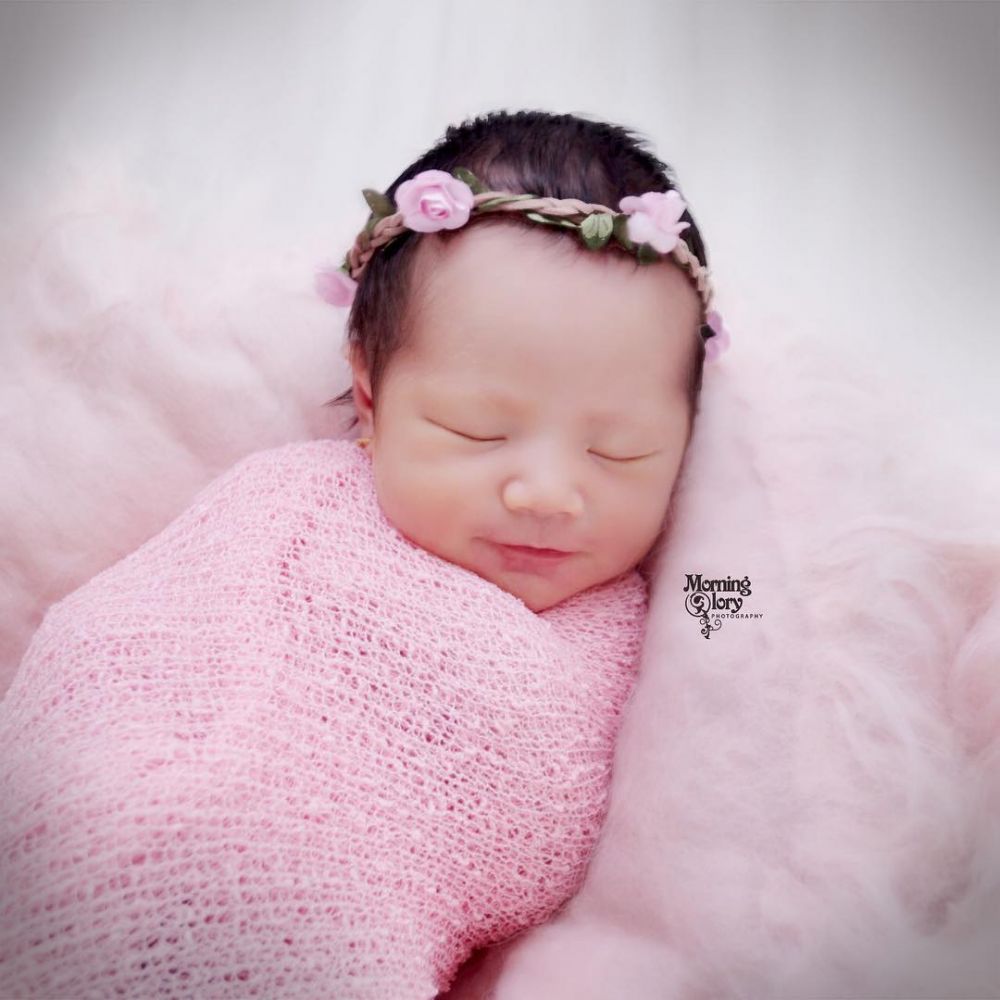 Lee Jeong-hoon unggah foto newborn, paras anaknya bikin kagum netizen 