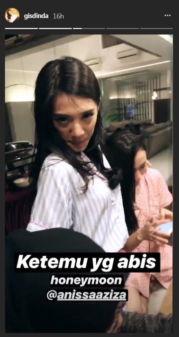 Anissa Aziza & sahabatnya buka puasa pakai piyama, ini 6 momen serunya