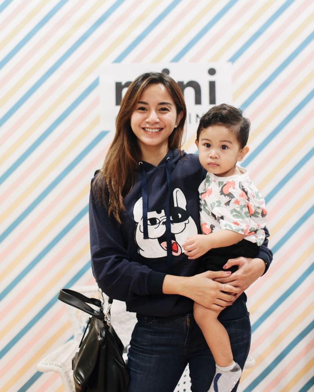 Resmi bercerai, 4 seleb ini jalani momen Lebaran sebagai single parent