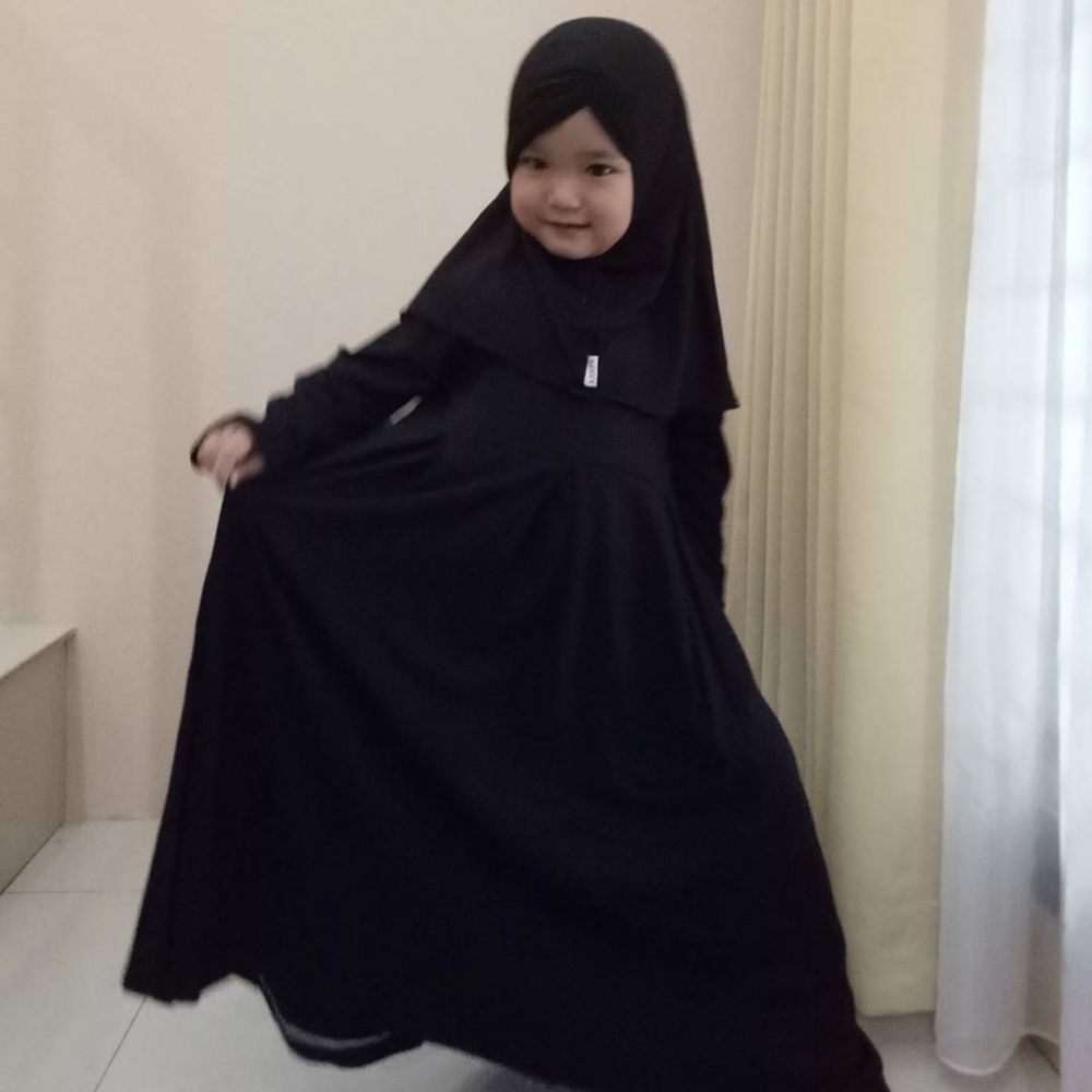 7 Gaya menggemaskan Bilqis putri Ayu Ting Ting saat pakai hijab