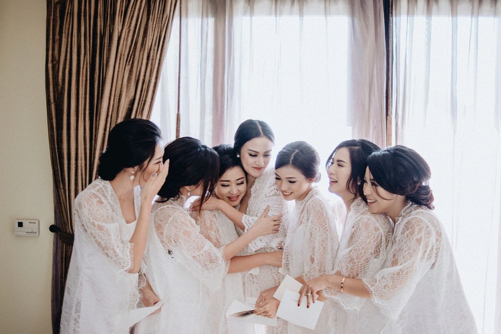 Resmi jadi istri dirut TV, ini 11 momen indah nikahan Ketrin Agustine