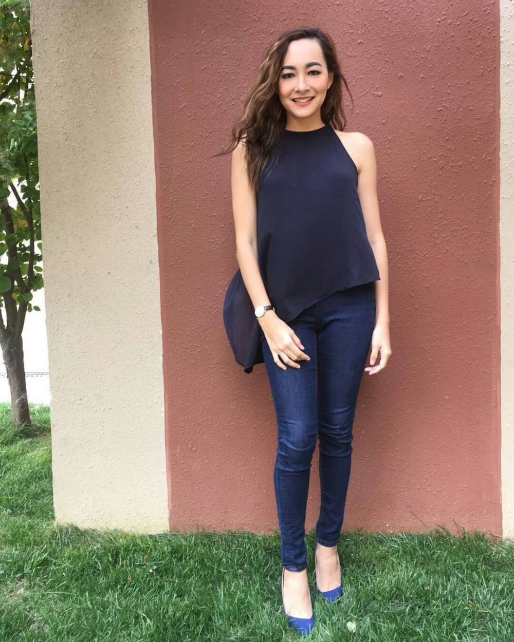 10 Gaya Dewi Rezer, punya 2 anak tapi masih kayak ABG