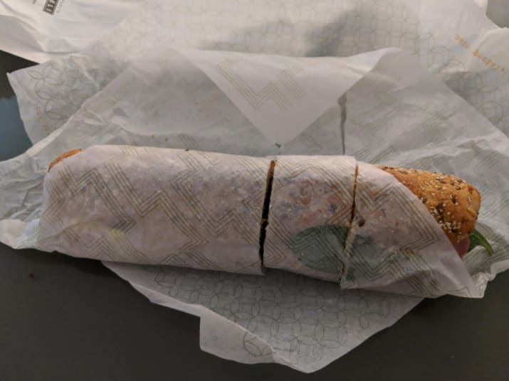 8 Momen nyebelin ini dijamin bikin kamu menarik napas kesal