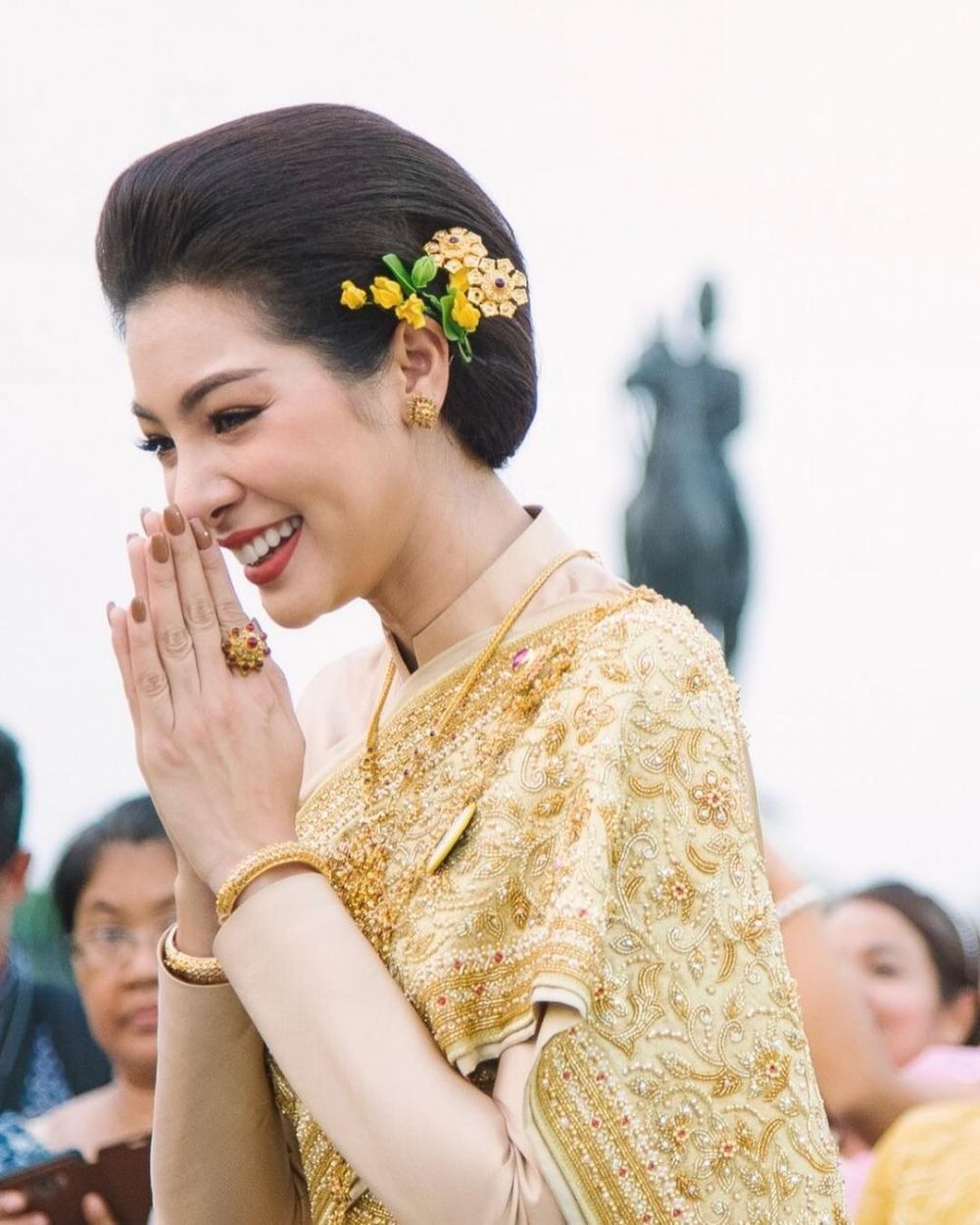 8 Gaya rambut si cantik Faye Malisorn, terlihat simpel dan berkelas