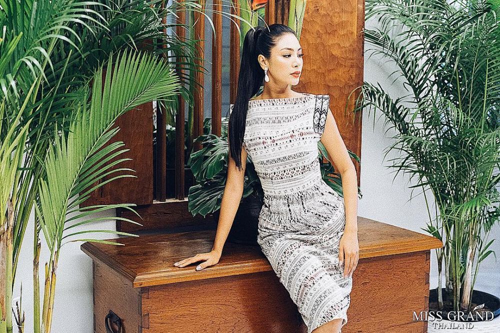 8 Gaya rambut si cantik Faye Malisorn, terlihat simpel dan berkelas