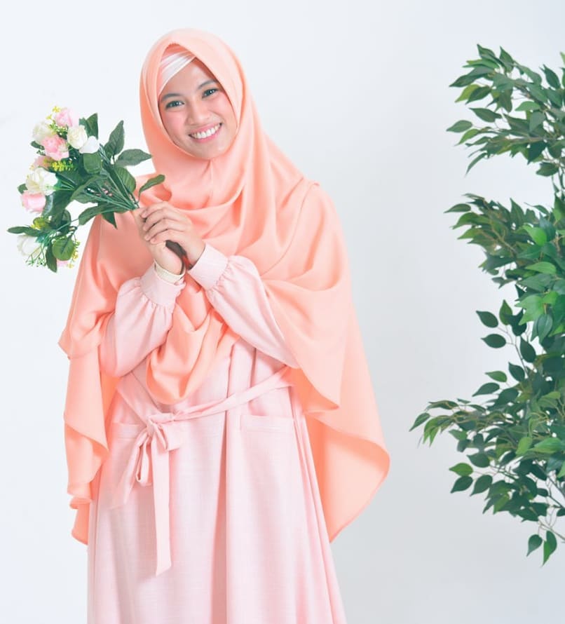 5 Seleb Tanah Air ini sabet predikat lulusan terbaik, bikin bangga