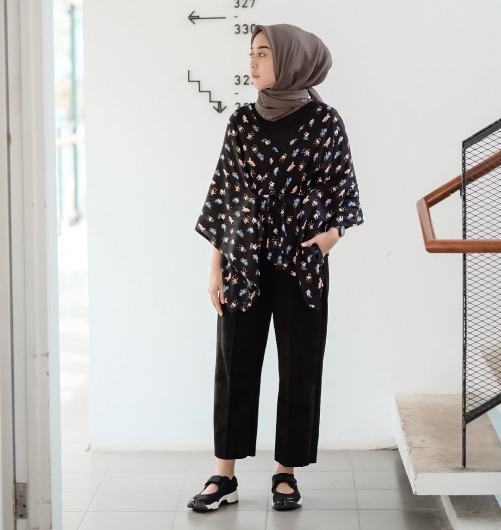 Lebaran tampil beda, ini 10 inspirasi outfit swag ala Intan Khasanah