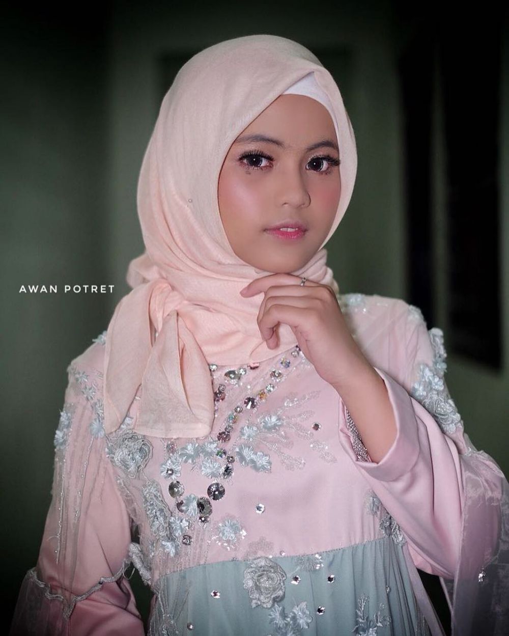 8 Penampilan Putri D'Academy kenakan hijab, cantiknya luar dan dalam