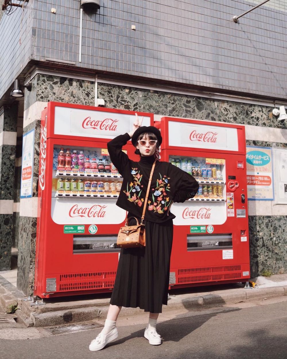 Ingin tampil cantik dan imut? Contek 8 gaya selebgram Vanessa Andrea