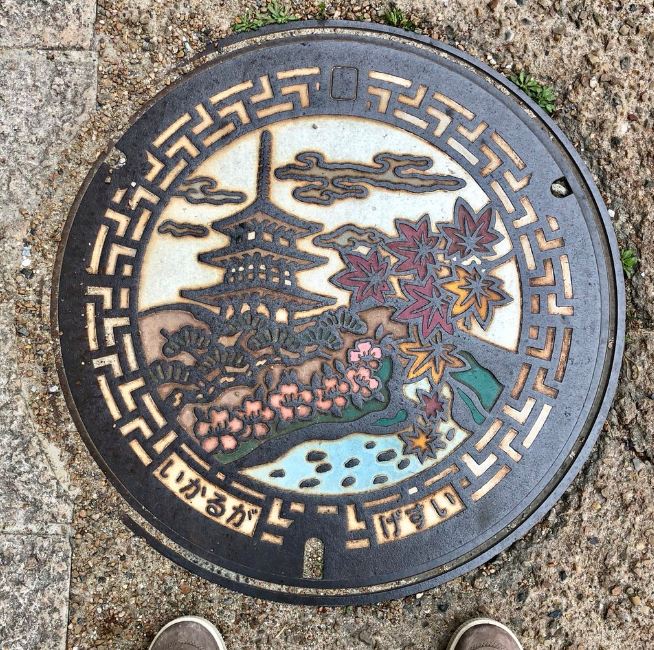 10 Karya seni dari tutup gorong-gorong air di Jepang, detailnya top