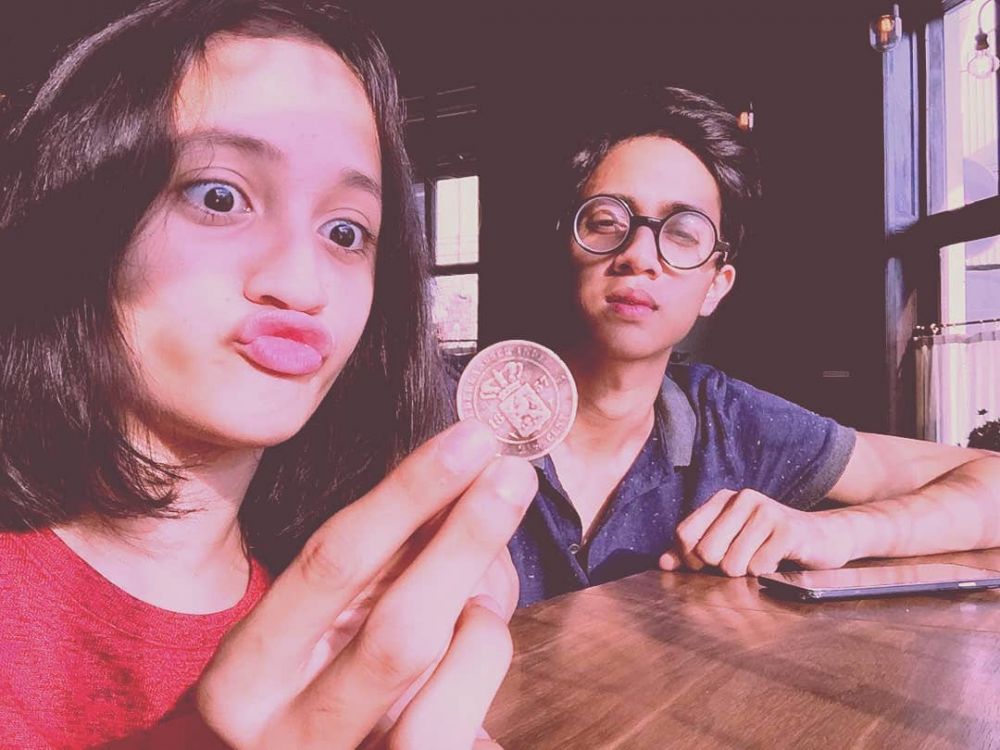 8 Pesona Dewa anak Nia Paramitha yang suaranya merdu menggelora