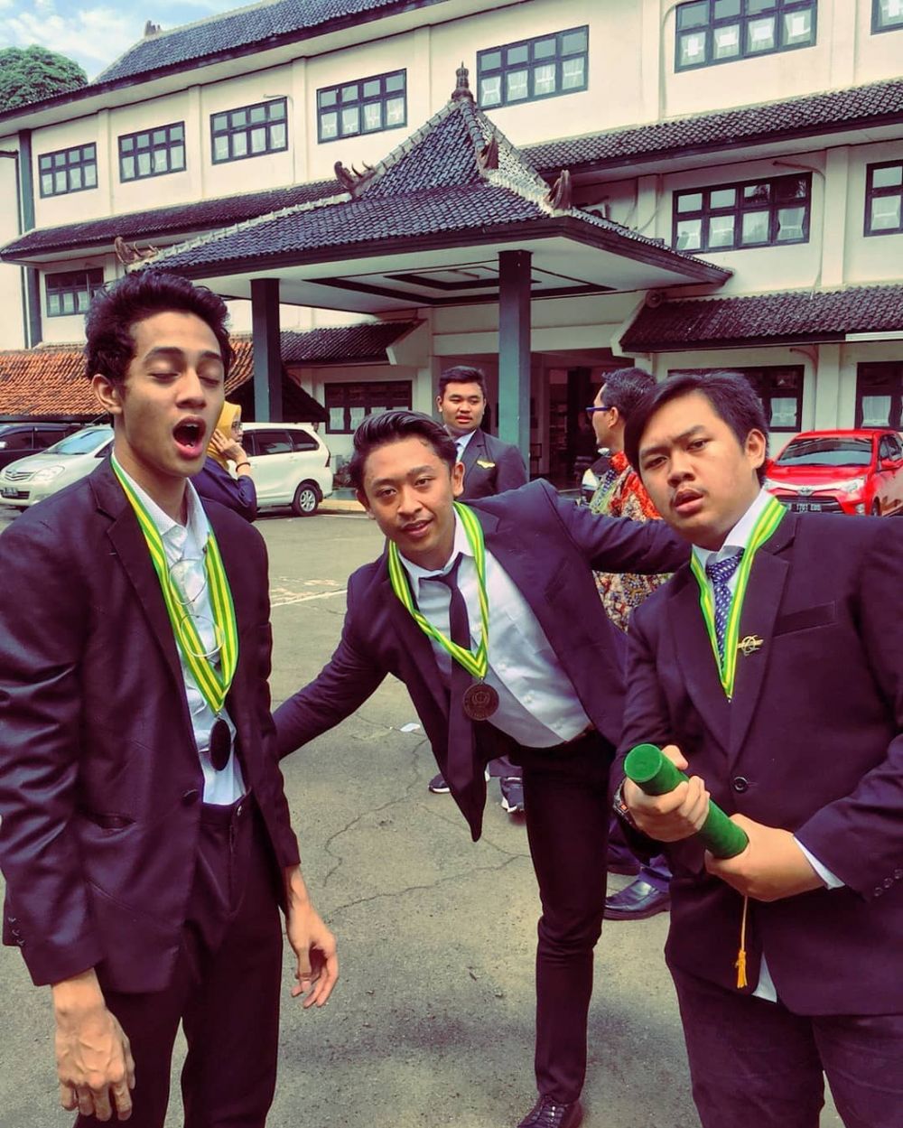 8 Pesona Dewa anak Nia Paramitha yang suaranya merdu menggelora