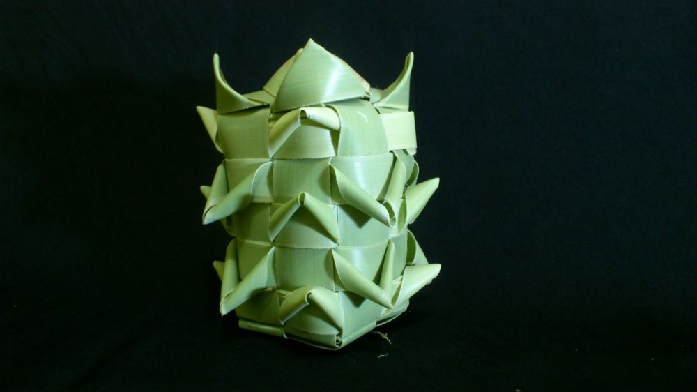 10 Ketupat ini bentuknya antimainstream, ada yang mirip ikan