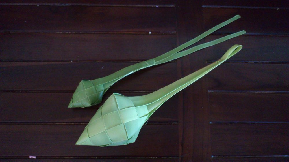 10 Ketupat ini bentuknya antimainstream, ada yang mirip ikan
