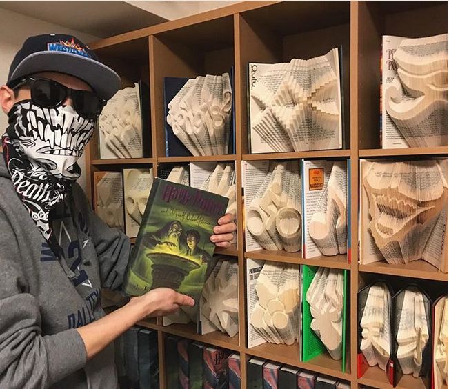 Terlihat biasa, 10 buku tebal ini saat dibuka bikin mata terpukau