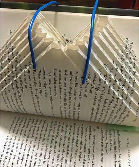 Terlihat biasa, 10 buku tebal ini saat dibuka bikin mata terpukau