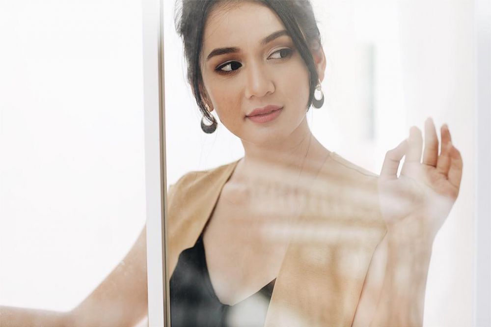 Hilangkan image imut, ini 10 gaya Dhea Annisa yang beranjak dewasa