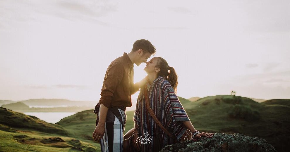 Dimas Anggara dan Nadine pamer kemesraan lagi, ini 7 pose intimnya