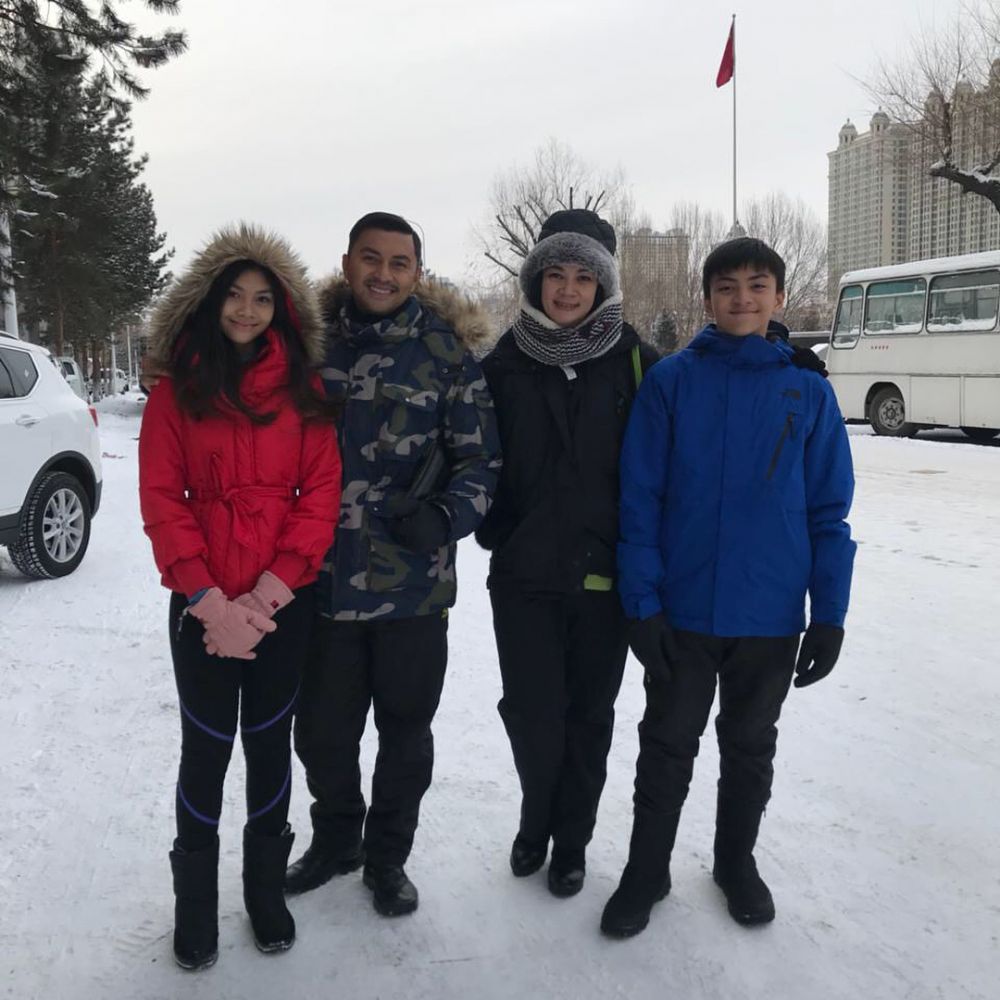 Yuk kenalan sama Arka Asmara, putra Anjasmara yang jadi atlet hoki es