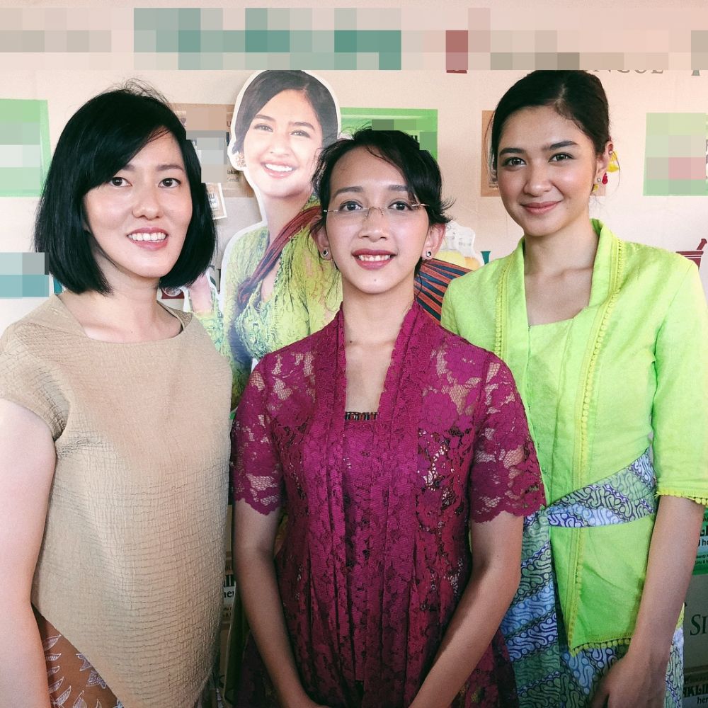 9 Potret cantiknya Mikha Tambayong jadi tukang jamu ini bikin terpana