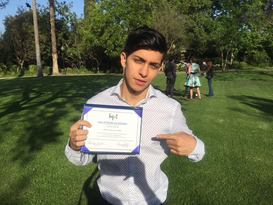 Lulus SMA, ini 6 momen manis wisuda Albany Ray putra Sarah Azhari