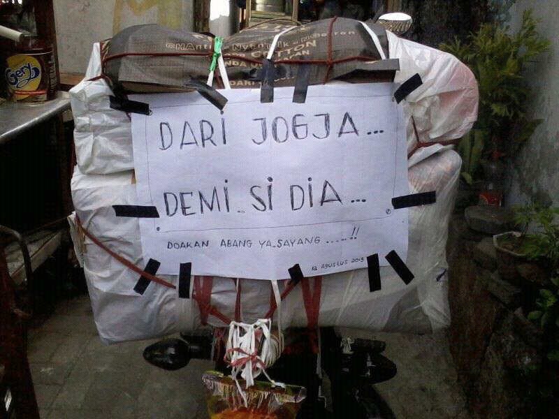 13 Pesan di barang bawaan mudik ini kocaknya bikin lupa sama macet