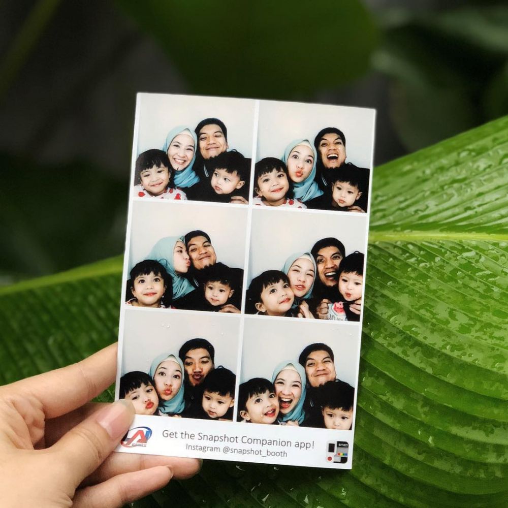 Jadi ibu di usia 20 tahun, begini 8 potret Natasha Rizky momong anak