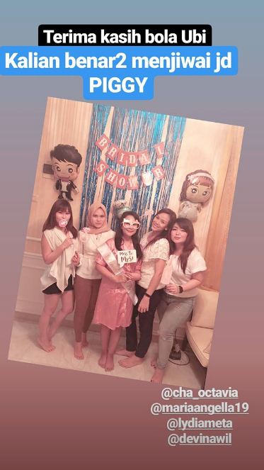 10 Potret kejutan bridal shower Chikita Meidy, wajahnya jadi perhatian