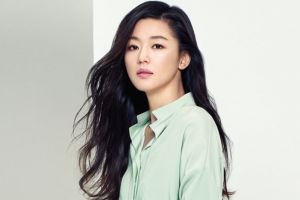 Pesona Jun Ji-hyun usai lahirkan anak kedua, bentuk badannya bikin iri