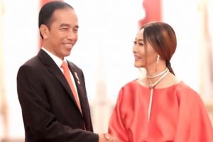Inul dapat kartu ucapan Lebaran dari Jokowi, begini isinya
