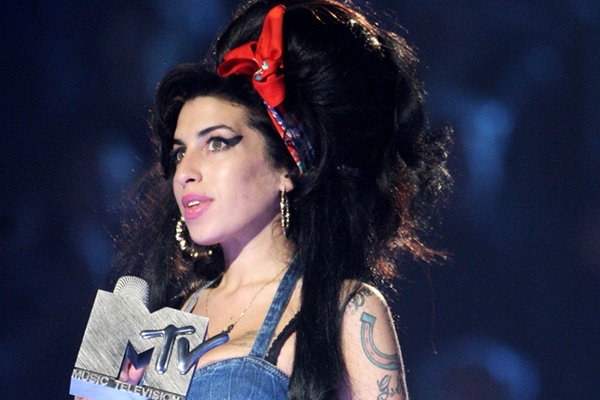 Dikenal suka memberontak, 10 seleb cantik Hollywood ini malah sukses