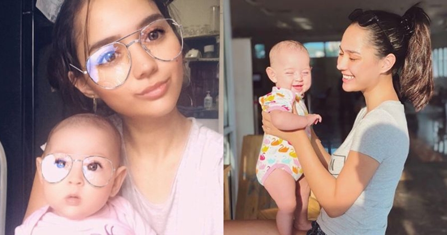 Jadi ibu di usia 21 tahun, ini 10 gaya Raquel Katie saat mengasuh anak
