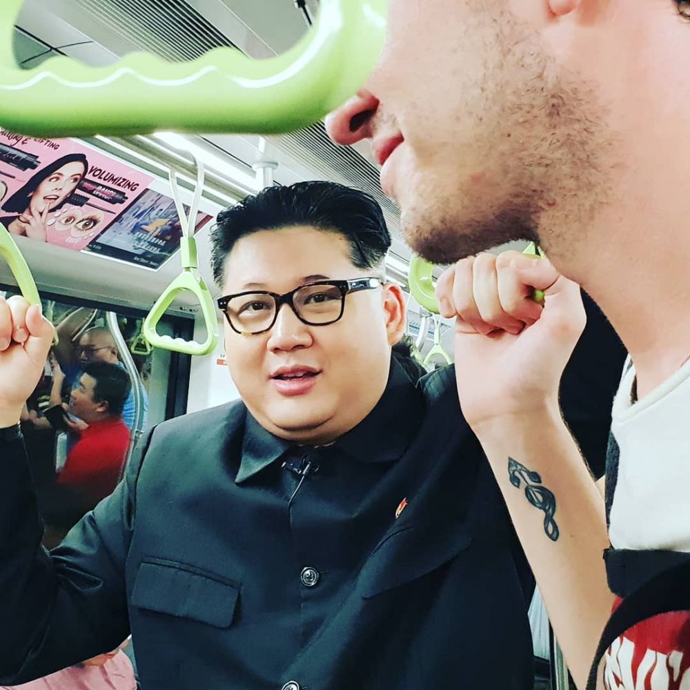 8 Aksi Howard X, 'kembaran' Kim Jong Un yang bikin publik heboh