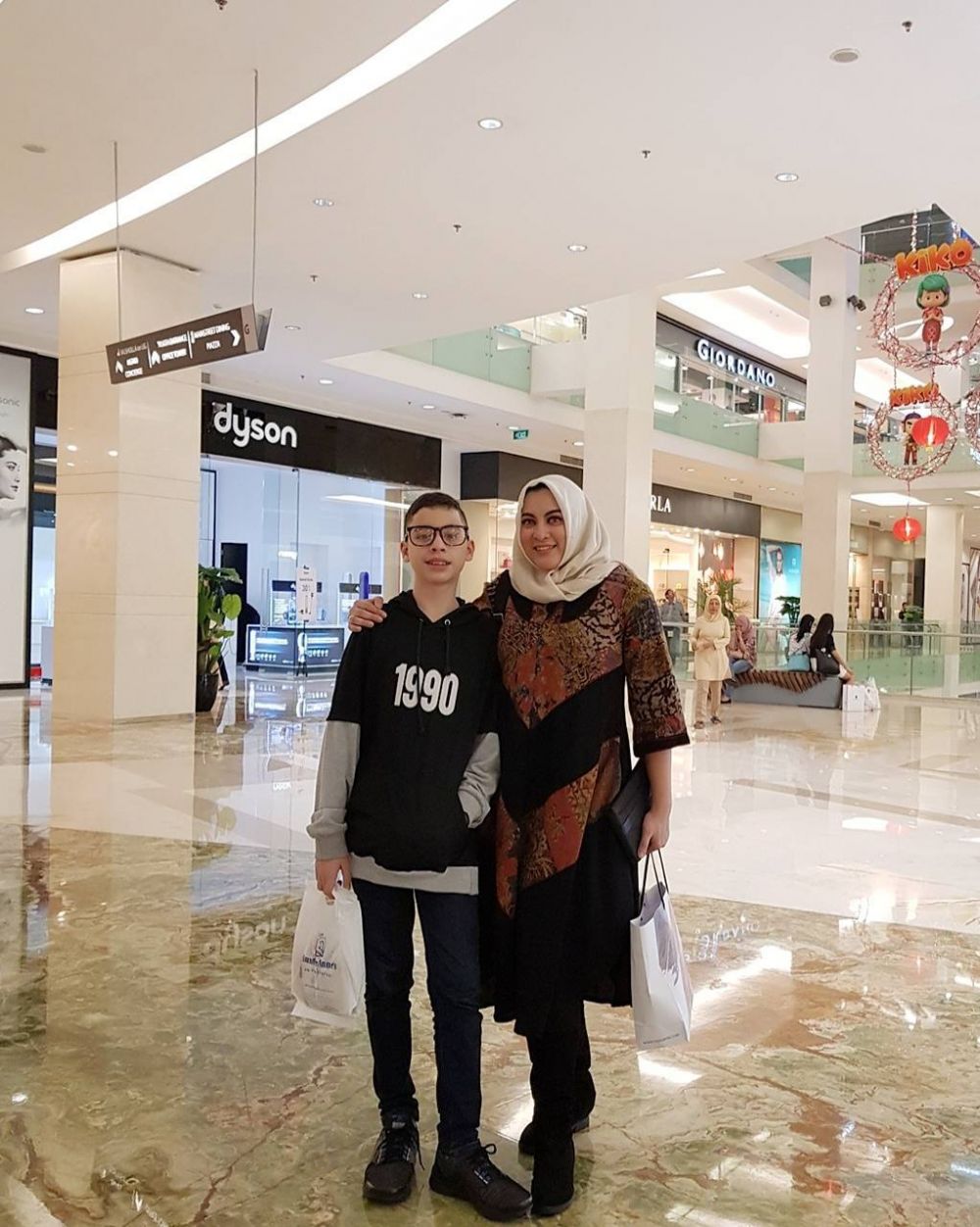 10 Momen hangat Jane Shalimar & anaknya, prestasinya bikin bangga ortu