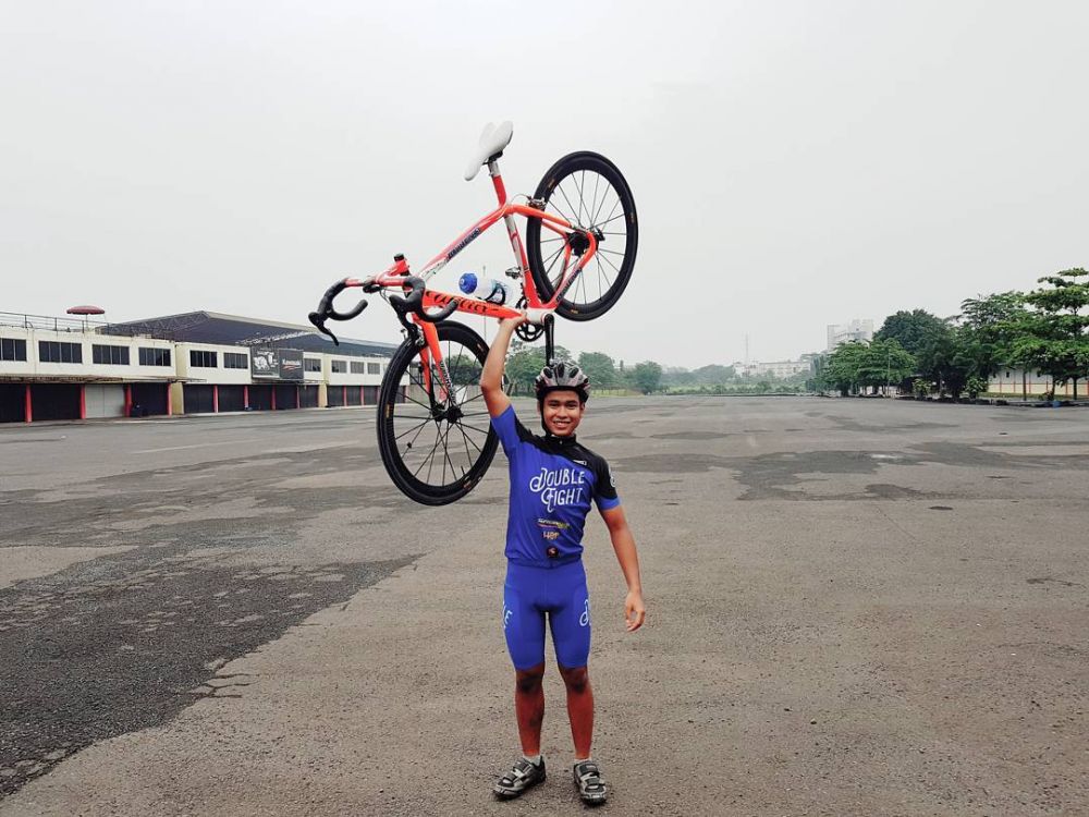 12 Gaya kece Galang Hendra Pratama, si pembalap muda berprestasi dunia