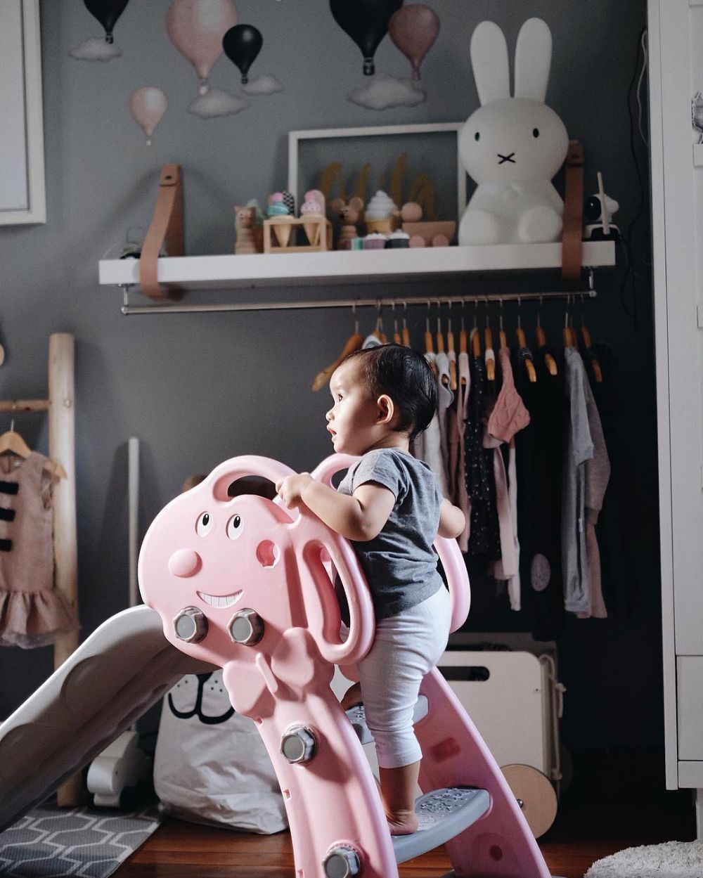 7 Potret kamar Alita anak Alice Norin, simpel dengan tema Skandinavia