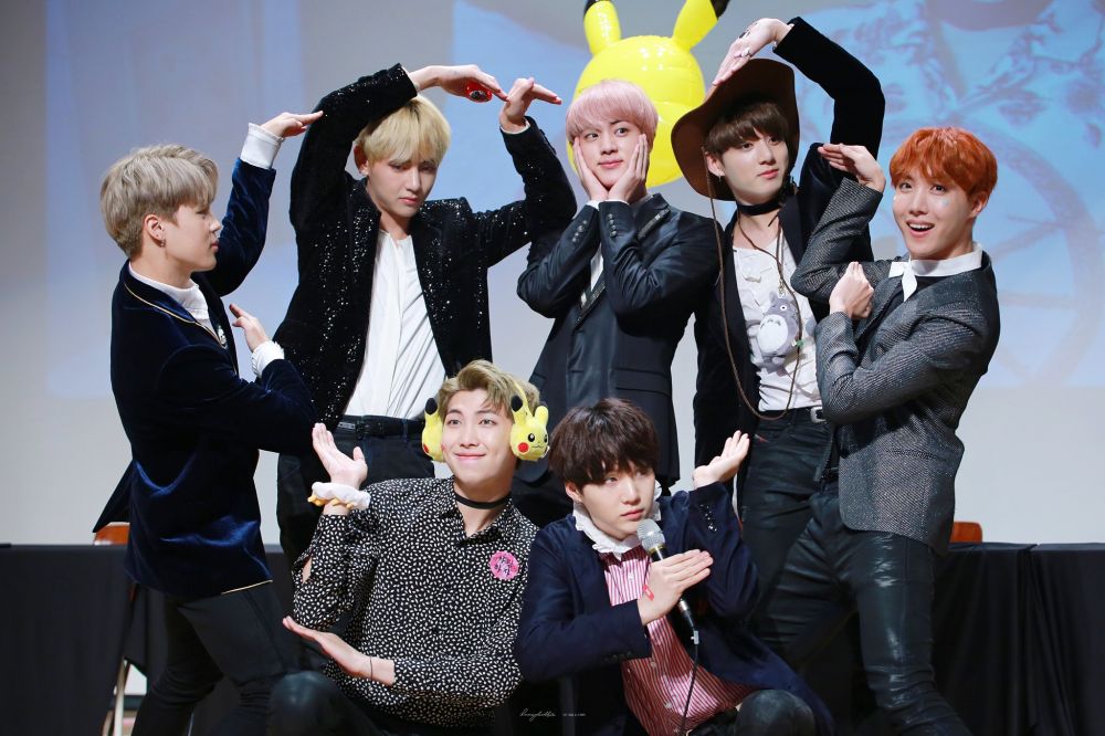 Dari predebut sampai kini mendunia, ini 10 momen kekompakan member BTS