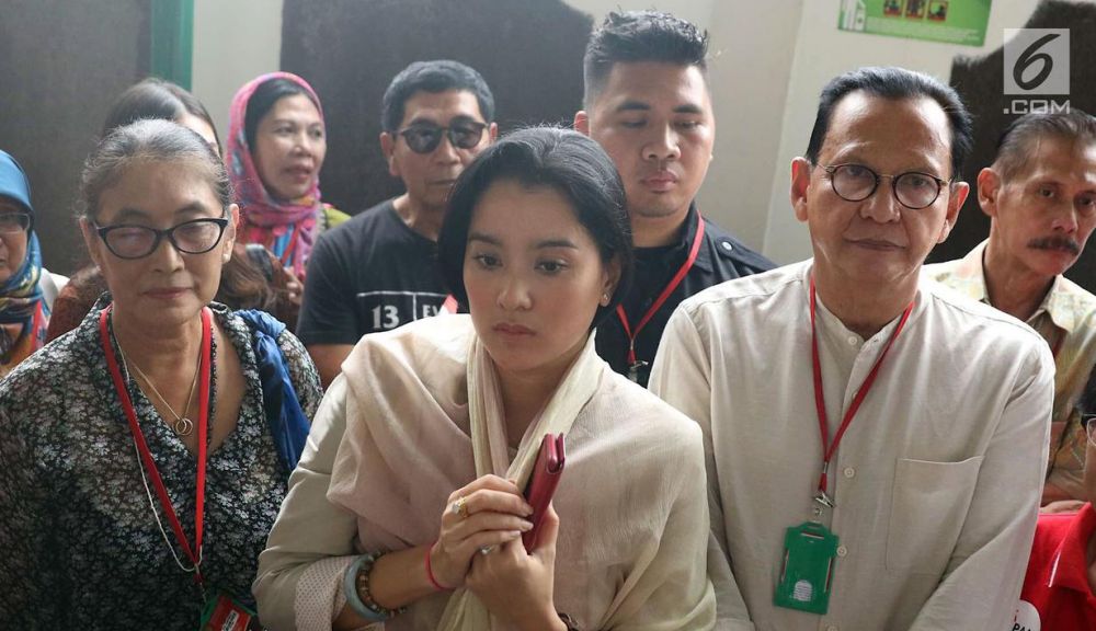 Putusan dinilai tak adil, 10 seleb ini bela Tio Pakusadewo untuk rehab