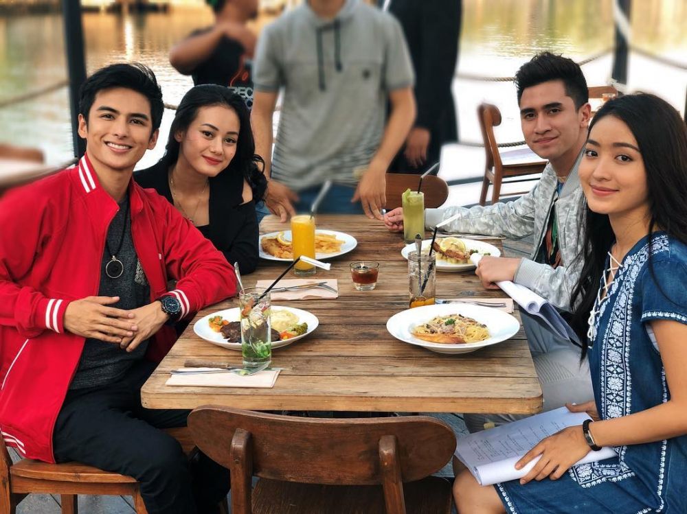 Dijodohkan fans, ini 9 momen mesra Dinda Hauw dan Teejay Marquez