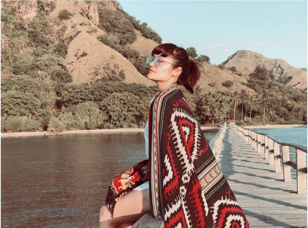 Tak kalah syantik dari lagunya, ini 10 gaya Siti Badriah pas traveling