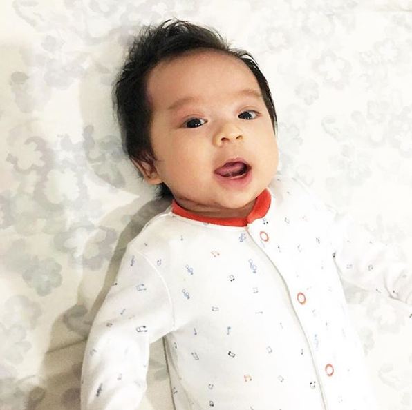 Saat lahir sudah dipuji ganteng, ini 10 potret terkini anak DJ Una
