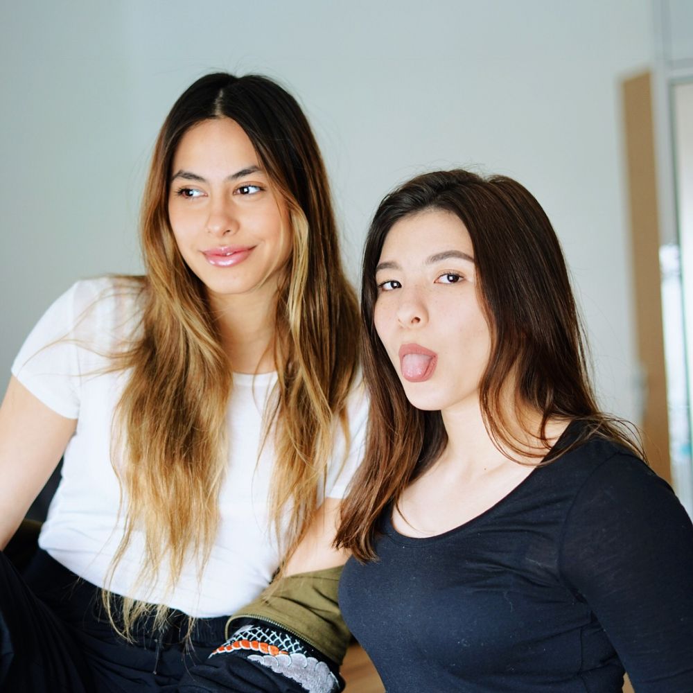 10 Potret kompak Valerie Thomas dan Shaloom, gayanya bikin susah kedip