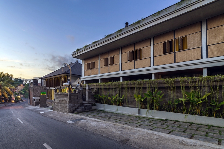 Hotel unik di Ubud yang terinspirasi karya seni ini funky banget lho 