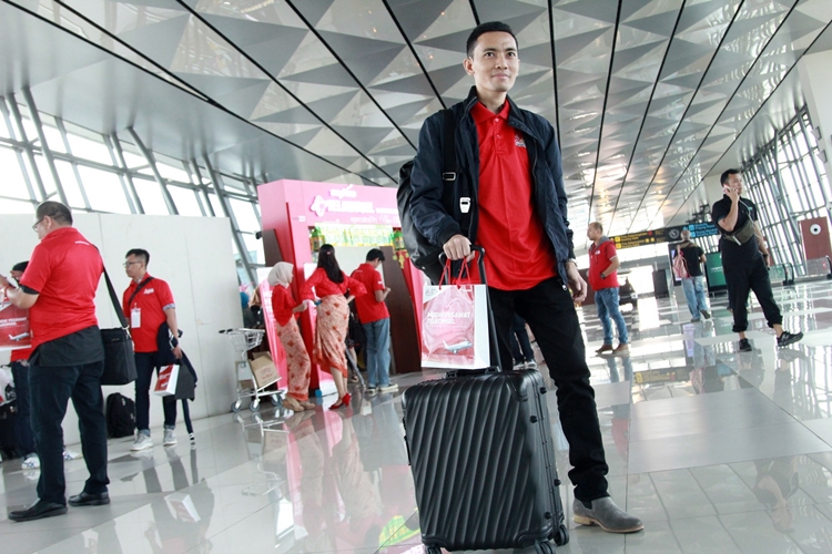 Cuma dengan menukar poin, mudik bisa naik pesawat lho, wah asik banget