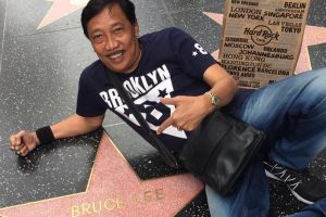 Gaya pelawak Doyok saat naik jet pribadi super mewah, bikin heboh